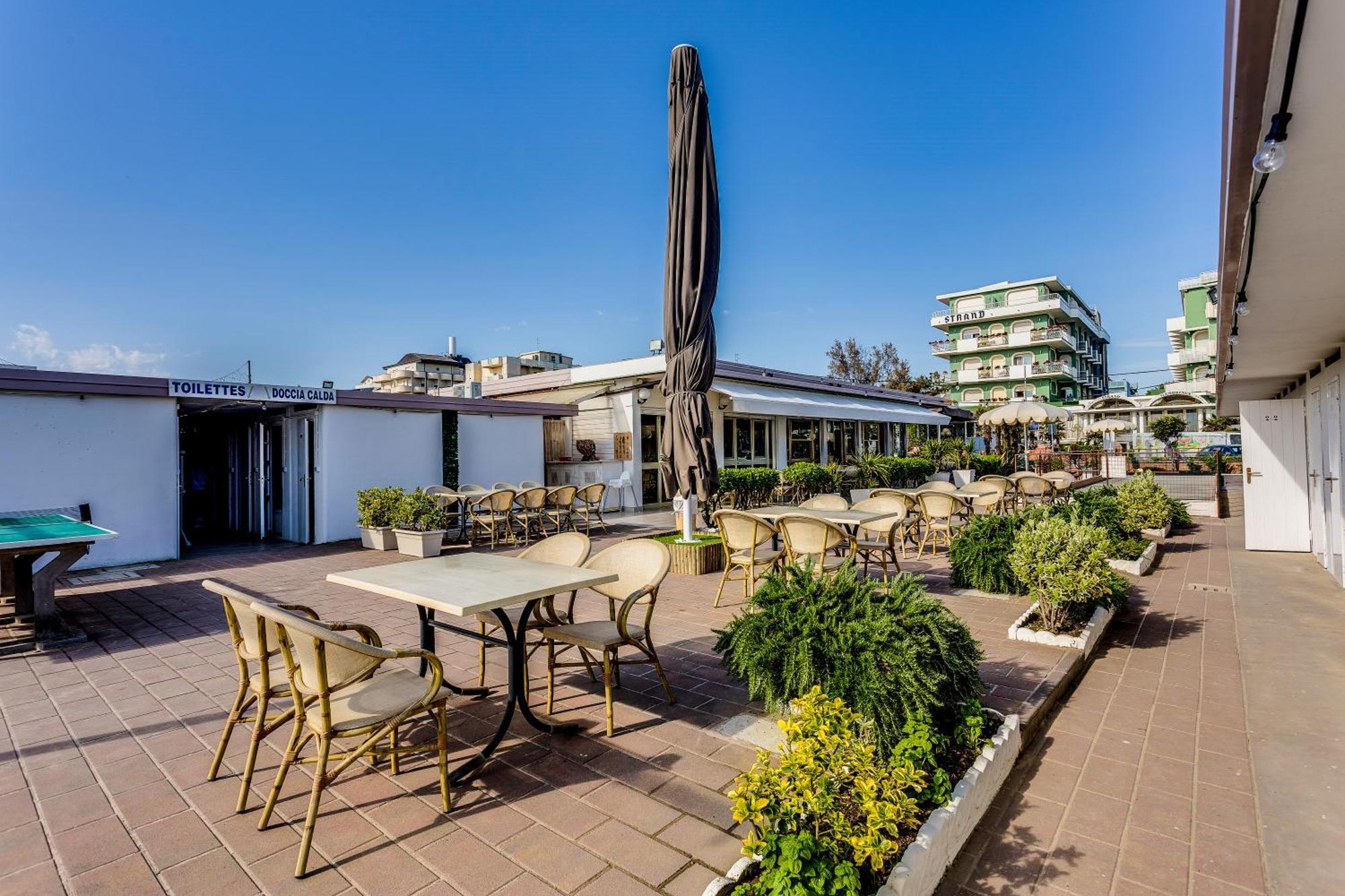 Hotel Gambrinus تّشيرفييا المظهر الخارجي الصورة